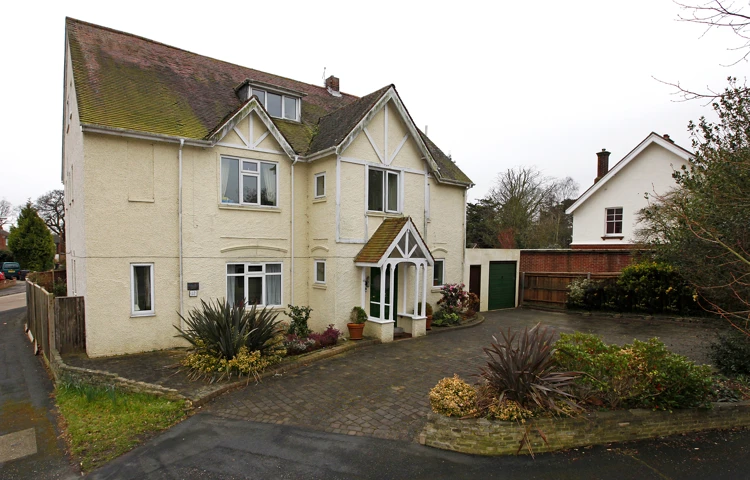 The front of Abbeyfield House, Havant PO9 2SS
